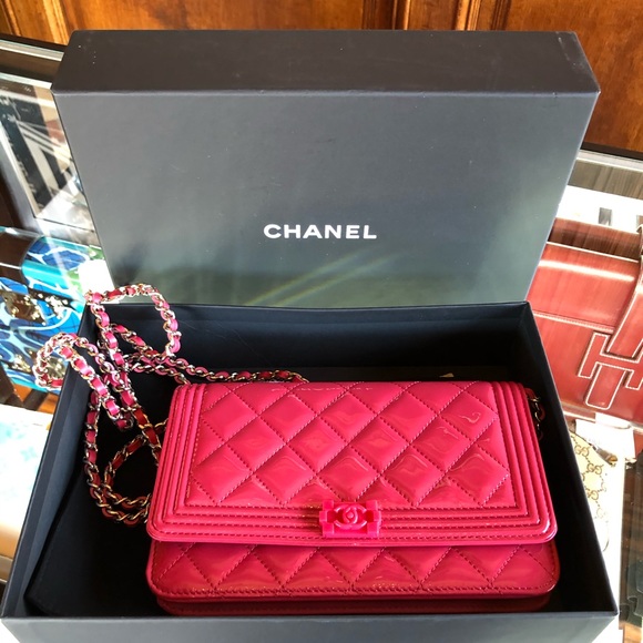CHANEL pink patent BOY WOC BAG - Picture 2 of 13
